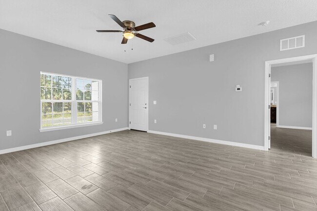 Building Photo - Upgraded & Move-In Ready | 3BR/2BA Home in...