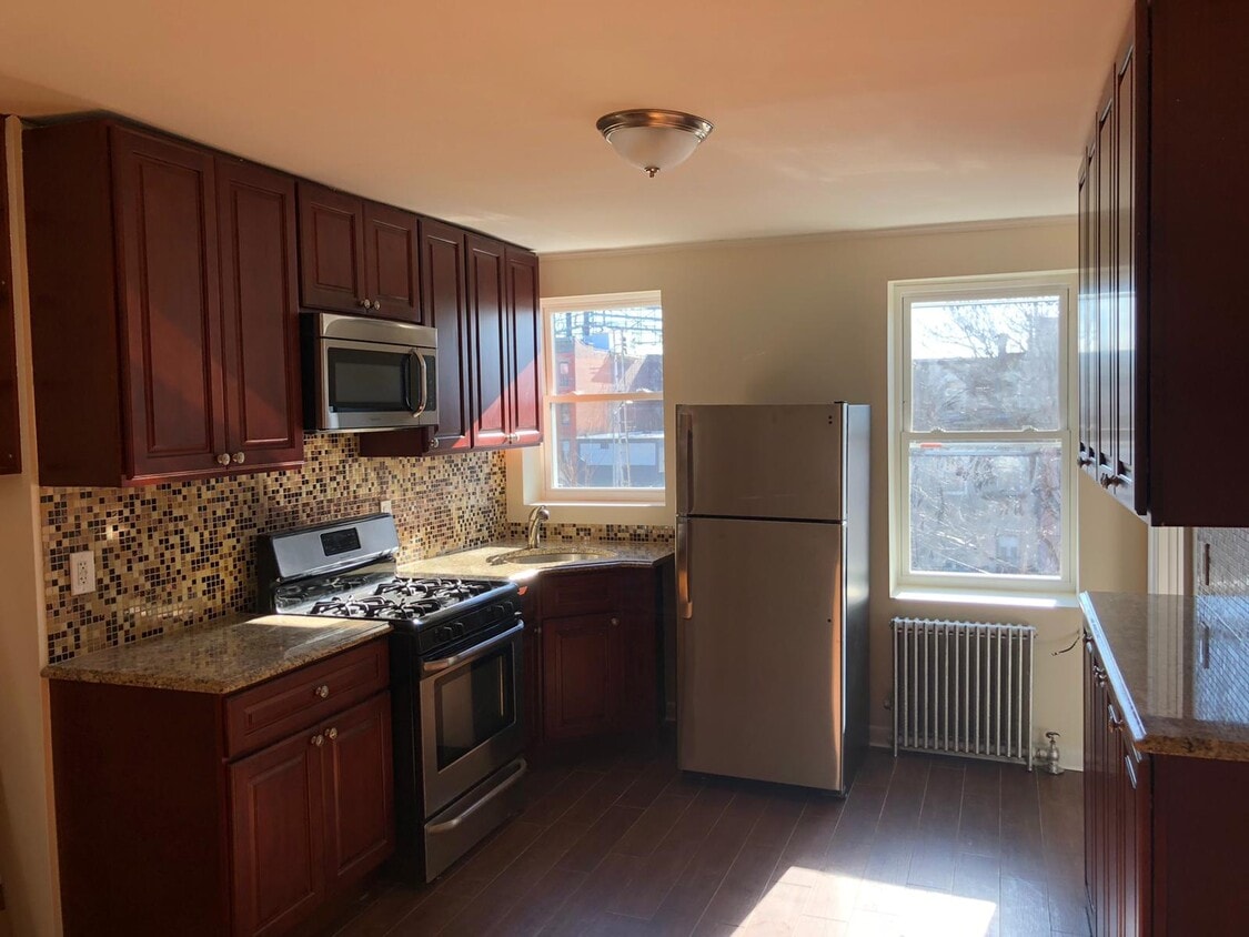 32 Woodhull St Unit 3, Brooklyn, NY 11231 Room for Rent in Brooklyn