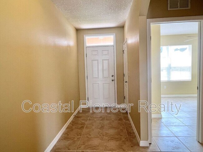 Building Photo - 1077 Brenton Manor Dr