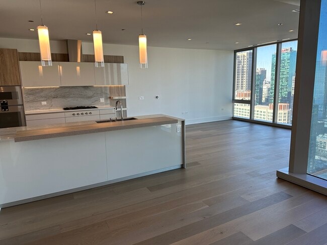 Building Photo - 363 E Wacker Dr