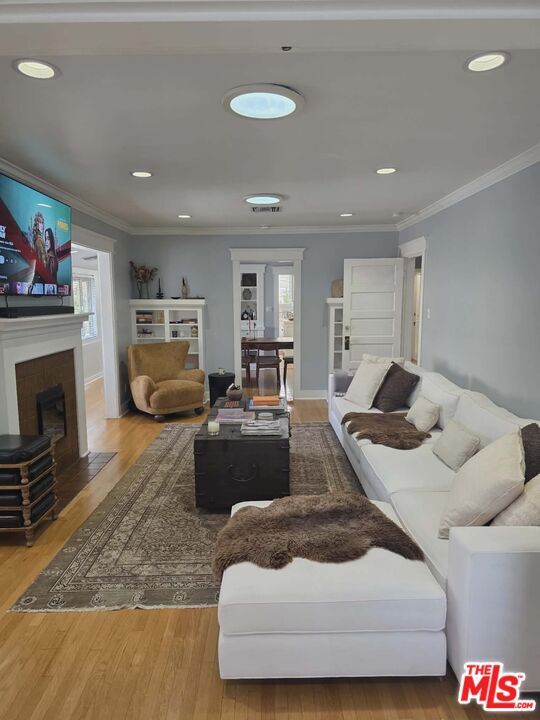 Foto del edificio - 2122 Hillhurst Ave