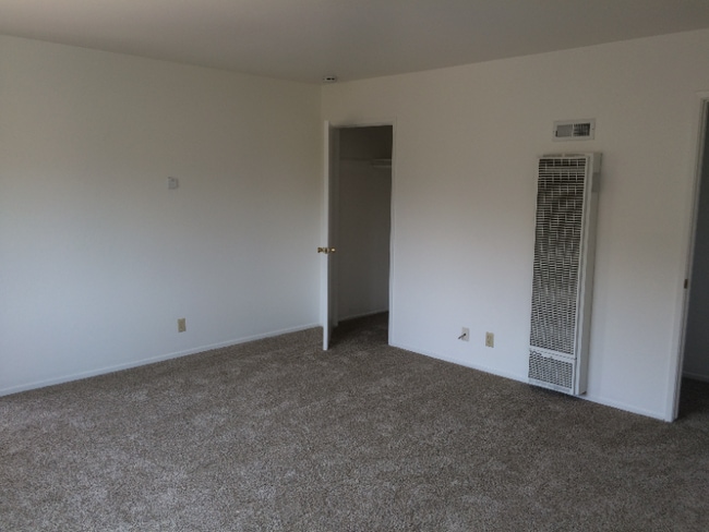 Building Photo - 205 Avery Ln
