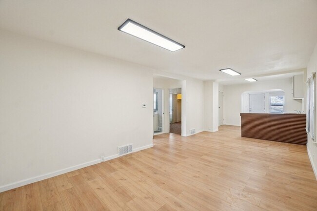 Foto del edificio - 7350 Globe St
