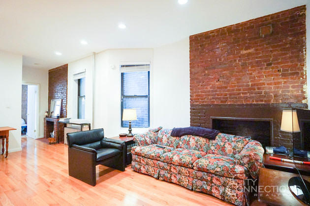 Primary Photo - 17 Stuyvesant St