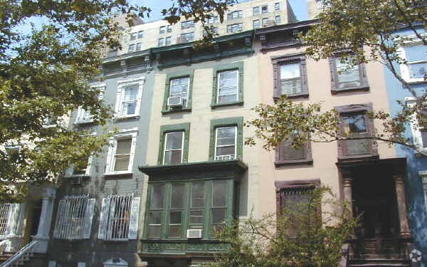 Building Photo - 113 W 78th St