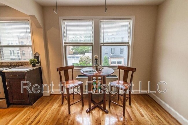 Foto del edificio - 1367 K St SE