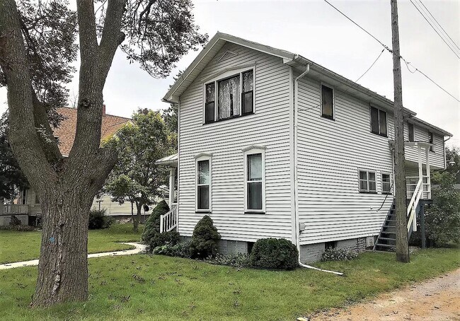 Foto del edificio - 909 Mackinaw St