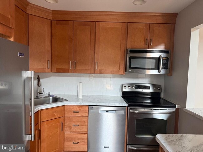Building Photo - 76 Le Forge Ct