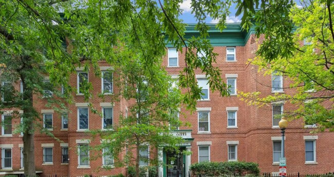 Foto del edificio - Beautiful Bloomingdale Condo with Capitol ...