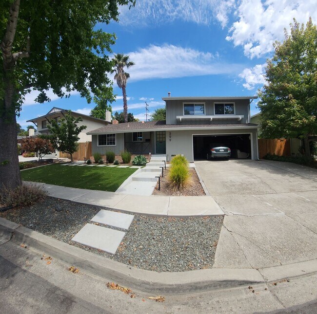 Building Photo - 6 bed 3 bath Spacious home near Cal Poly