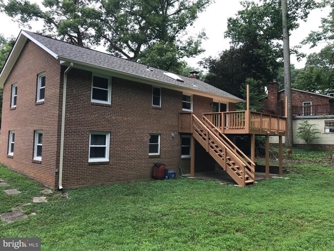Building Photo - 113 Kingsley Rd SW