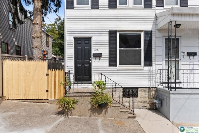 Building Photo - 821 Jackson St