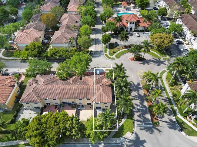 Building Photo - 5001 SW 140th Terrace