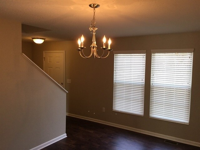 Building Photo - 8553 Beechwood Ct