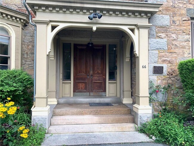 Building Photo - 66 Webster St