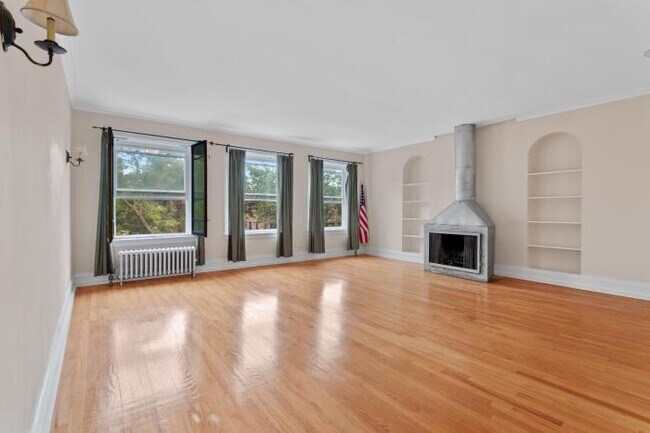 Building Photo - 2 bedroom in Chicago IL 60645