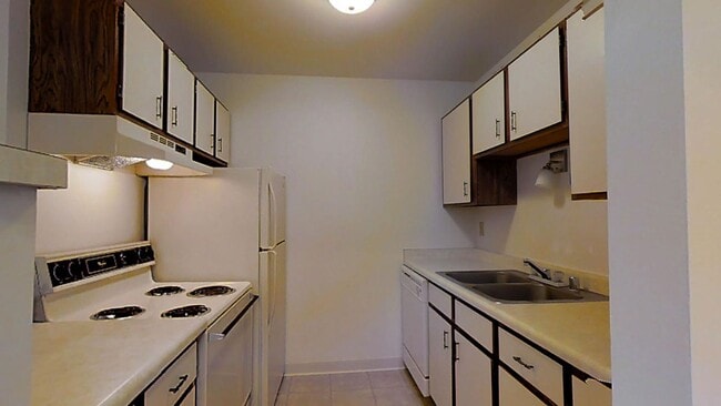 Foto del edificio - Renovated Upper 2 Bedroom 2 Bathroom Apartment Available