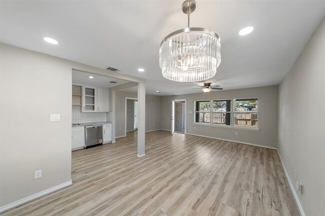 Building Photo - 7019 Sur Ct