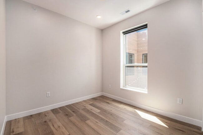 Building Photo - TigerTown Plaza