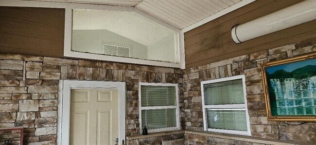 Building Photo - 5927 Moonmist Dr