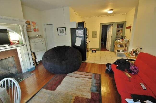 Building Photo - 116 Hemenway St