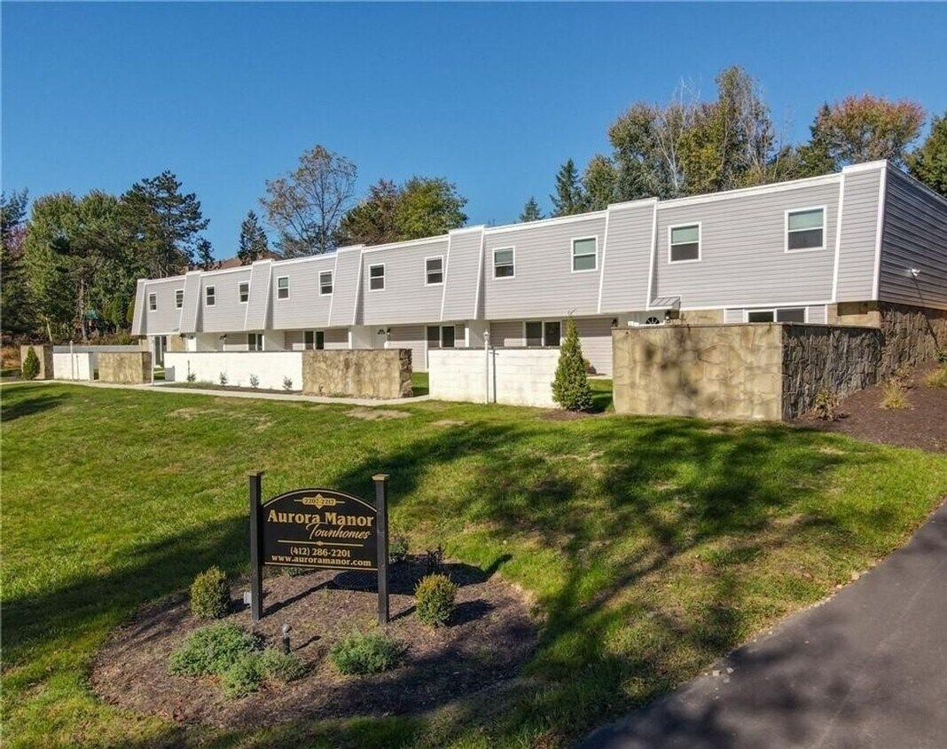 Foto principal - 2207 Aurora Dr