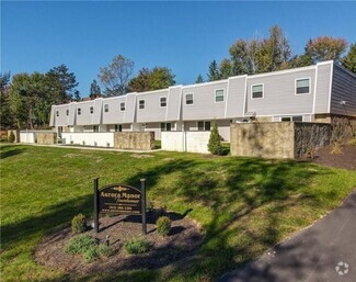 Building Photo - 2207 Aurora Dr
