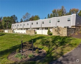 Building Photo - 2207 Aurora Dr