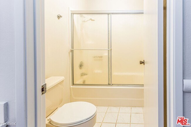 Foto del edificio - 1 br, 1 bath House - 12562 Dale St Unit 16