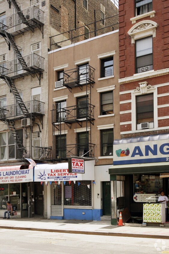 Building Photo - 301 E Houston St