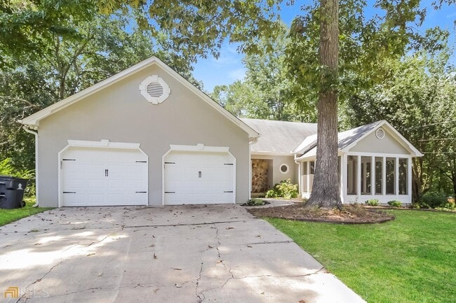 Building Photo - 145 Swan Dr
