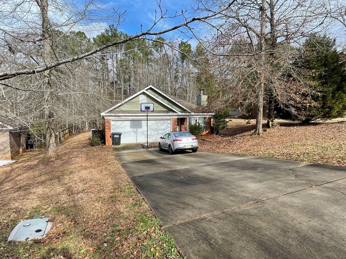 3 Bedroom Home Available in July!! House Rental in Opelika, AL