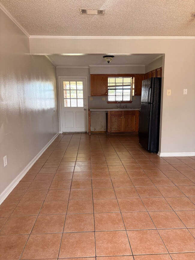 Building Photo - 1510 La Annie Dr