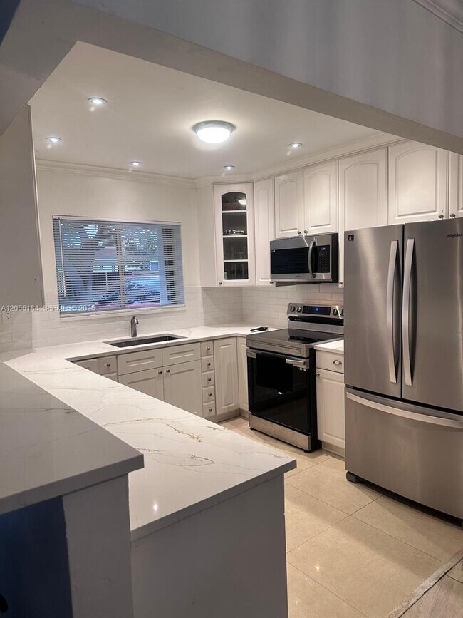 Foto del edificio - 2532 NE 21st Terrace