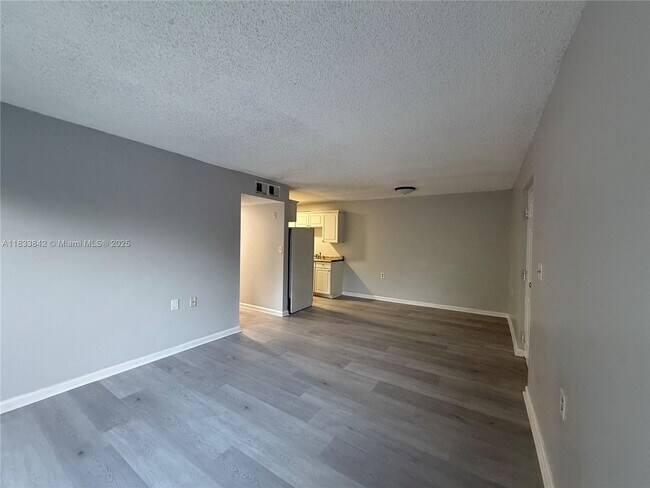 Foto del edificio - 1251 Benoist Farms Rd