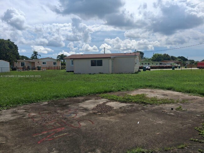 Foto del edificio - 2975 NW 212th St