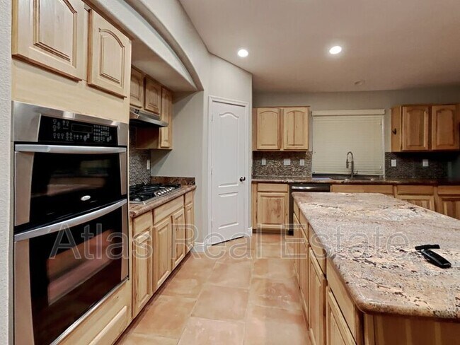 Building Photo - 21664 Dietz Dr