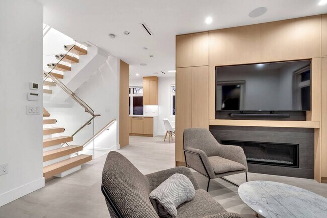 Photo du bâtiment - 74 W 14th Ave