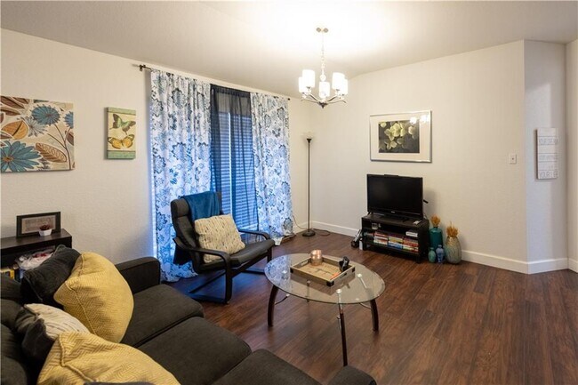 Foto del edificio - 1208 Leah Ln