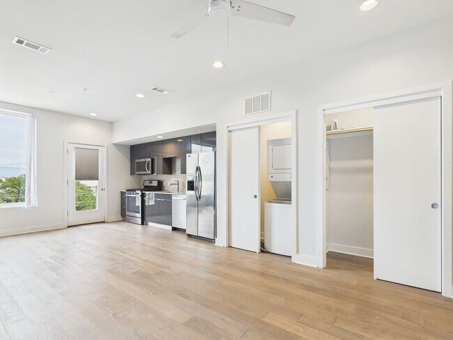Foto del edificio - Modern East Austin Condo with City Views & Unmatched Walkability