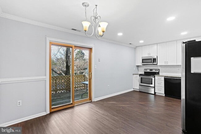 Building Photo - 1543 Marlborough Ct