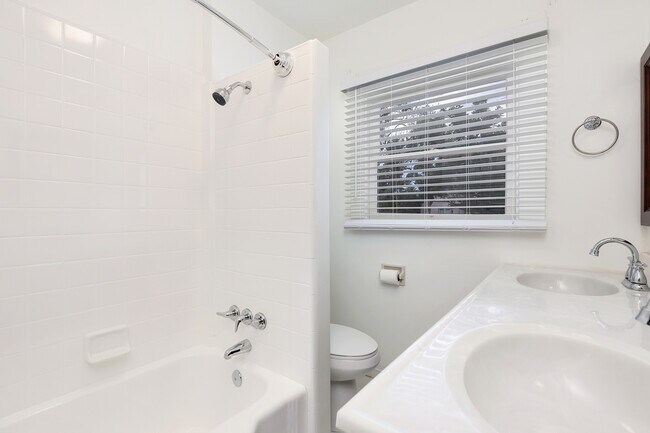 Bathroom - 1839 Washington Pl