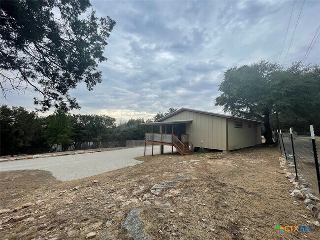 Building Photo - 789 Regina Dr