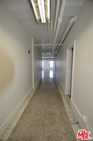 Building Photo - 846 S Broadway