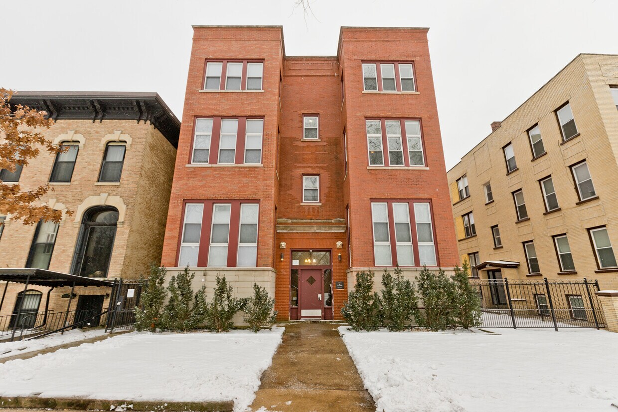 Primary Photo - 623 E Groveland Park