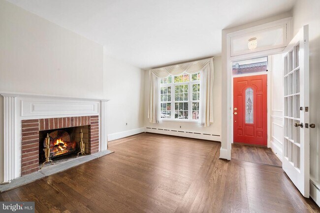 Building Photo - 2423 Lombard St