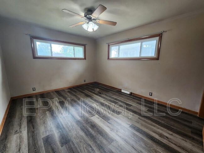 Building Photo - 600 Evergreen Ave