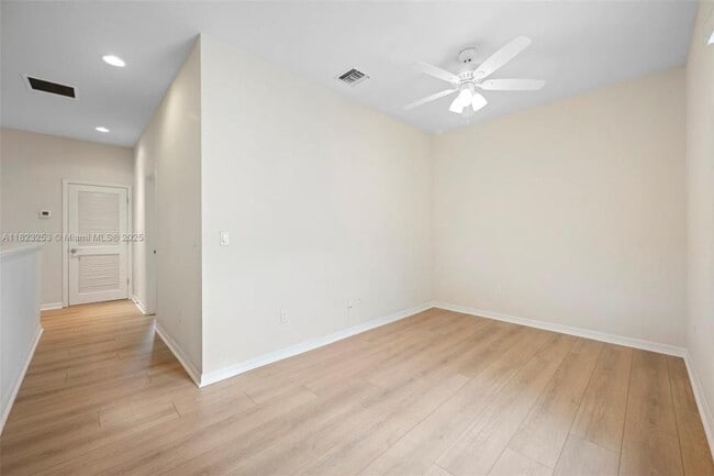 Building Photo - 4 bedroom in Hollywood FL 33021