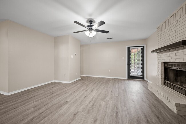 Foto del edificio - 24 Oak Ridge Dr