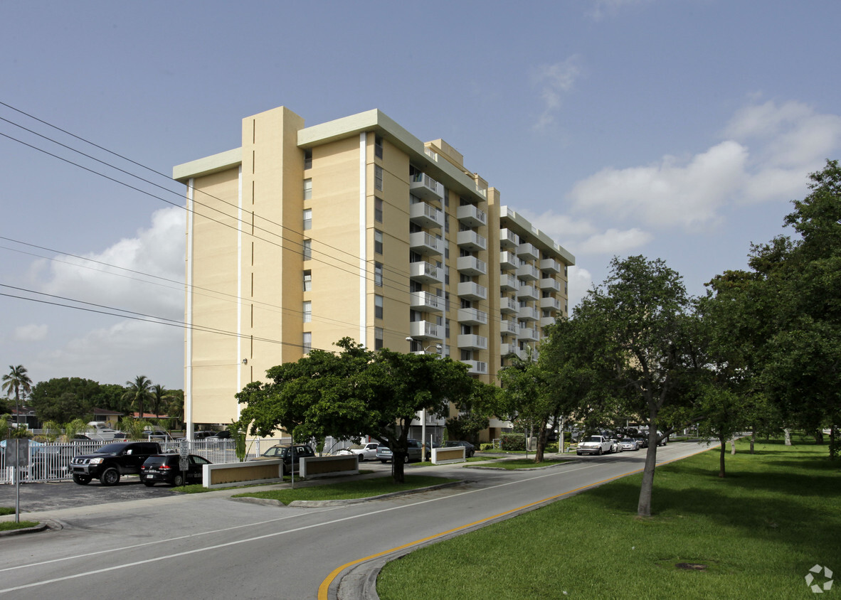 Primary Photo - Keystone Towers